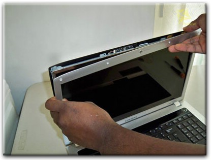 Замена экрана ноутбука Samsung в Сестрорецке